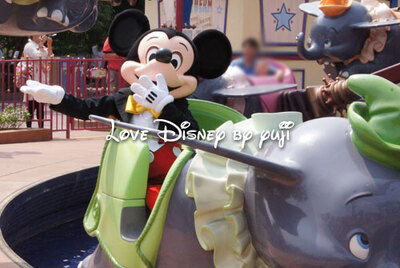 ダンボに乗るミッキーマウス画像！