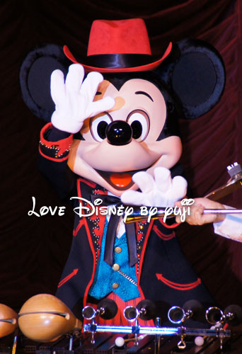 ミッキー演奏シーン！ミッキー＆カンパニー