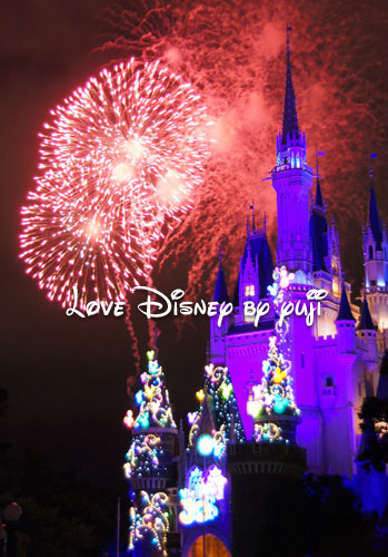 お城と花火のコラボ！ハピネス・オン・ハイ