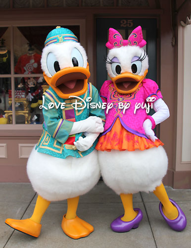 旧正月グリーティング！ドナルド＆デイジー