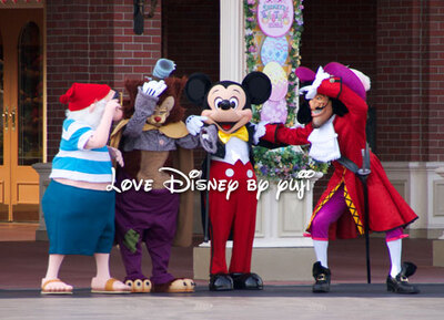 ミッキー指差し・開園前ご挨拶＆バラの中のシンデレラ城