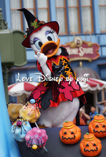 ハロウィーンのデイジー画像＆「ティム・バートンの世界」展