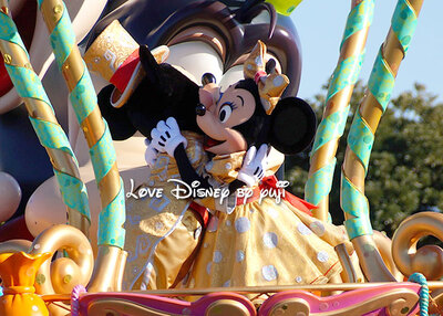 ミッキーとミニーのハグ＆キス画像！ハピネス・イズ・ヒア