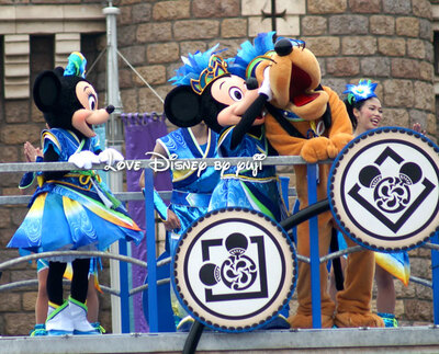 「涼舞疾風・翔！」ミッキーとミニーとプルートの3ショット画像6枚紹介！