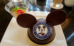 ハイピリオン・ラウンジ「スペシャルケーキセット（ティラミス）」紹介！