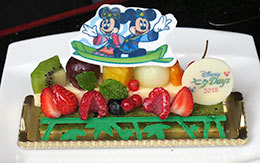 七夕限定メニュー「ディズニー七夕デイズのケーキセット」 in ハイピリオン・ラウンジ
