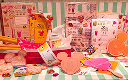 パークの人気メニューをモチーフした「ステーショナリー」を29品紹介！