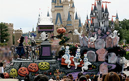 「スプーキーBoo!パレード」キャラクターが乗っている全フロート紹介！