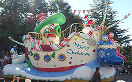 ウエスタンランドのドナルドフロート停止位置で撮影した「ディズニー・クリスマス・ストーリーズ2018」