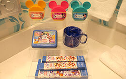 お泊りディズニー「アンバサダーホテル」宿泊者限定35周年のポストカードなど紹介