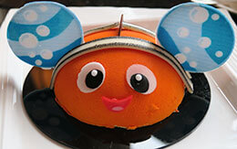 SNS映えを狙え！インパクトがすごいニモの&ldquo;ピクサープレイタイム2019&rdquo;ケーキセット in アンバサダーホテル