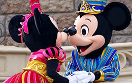 【宿泊者限定】朝のグリーティングショーから35周年衣装のミキミニ・ペアショット