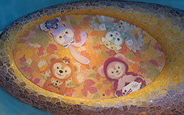 「ダッフィーたちの秋のぼうけん」3店舗のデコレーション