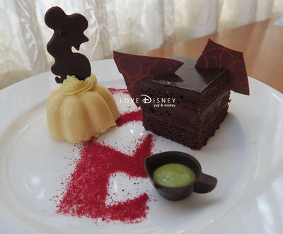 とうとうお茶も別料金「美女と野獣」をイメージしたクリスマスセット in イーストサイド・カフェ