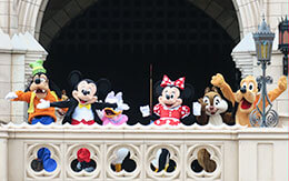 サプライズでキャラクターに会える「グリーティングショー」鑑賞レポ in TDL