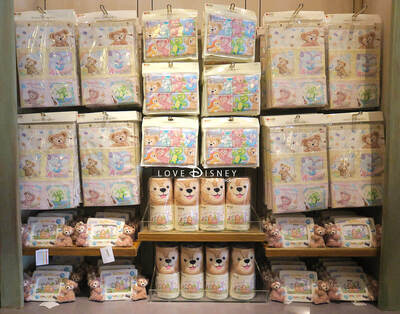 2020年11月19日発売の「ダッフィー＆フレンズのSay cheese!」グッズ＆お菓子全種類紹介