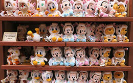 ミッキー＆フレンドが牛になって登場「2021年の干支グッズ（ぬいぐるみ、ぬいぐるみバッジ）」紹介