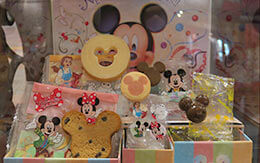 東京ディズニーランドの新エリアを味覚で堪能できる「お菓子」8種類紹介