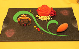 アトラクション「美女と野獣、魔法のものがたり」をイメージしたランチコース＆スペシャルドリンクを堪能