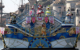 ミニーのトロピカルスプラッシュの音楽やコスチュームで開催中「ミニー＆フレンズのハーバーグリーティング：トータリー・ミニーマウス」