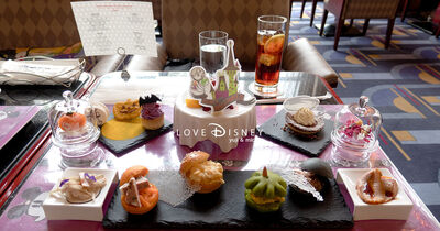 13品の料理がセットになった魅力的なハロウィーングルメ「プレミアムスウィーツセット」 in ハイピリオン・ラウンジ