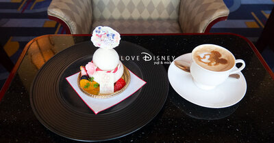 東京ディズニーリゾート年末年始グルメ「期間限定ケーキセット」と「スペシャルドリンク」を紹介 in ハイピリオン・ラウンジ