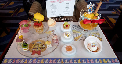 ハイピリオン・ラウンジに「ミッキーのチャームが付いたプレミアムスウィーツセット」が登場