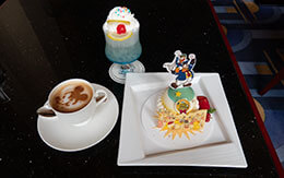 桃×レモンの爽やかケーキに注目！ドナルドをイメージした春限定メニューを堪能