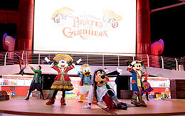 海賊姿のミッキー＆フレンズに会える！ウィッシュ号「パイレーツナイトショー」徹底レポ