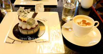 【実食】再現度が凄すぎる！ハイピリオン・ラウンジの「蒸気船ウィリー」ケーキに感動